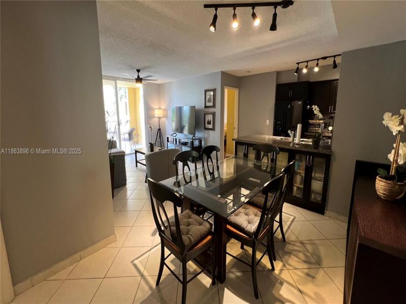 The Yacht Club at Aventura Apt #8305