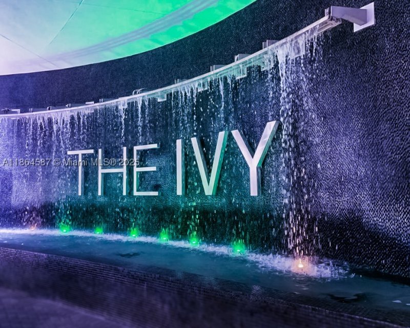 Condo for sale at The Ivy 2103