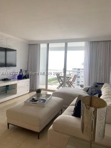 Alquiler de apartamento en Marbella Surfside 1203