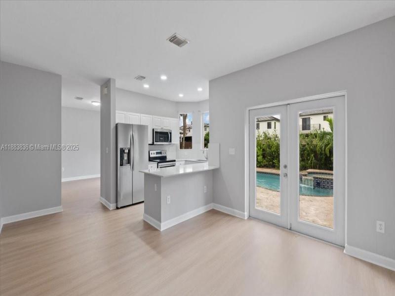 Property photo # 4