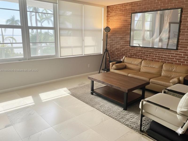 Seacoast 5700 Apt #3M