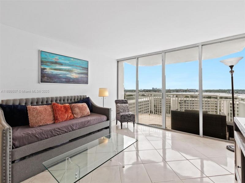 Comprar apartamento en Del Prado South Tower 1003