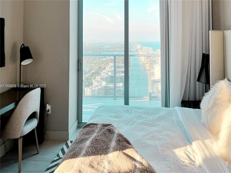 Comprar apartamento no Hyde Beach House T4302