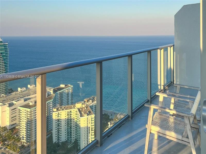 Comprar apartamento no Hyde Beach House T4302