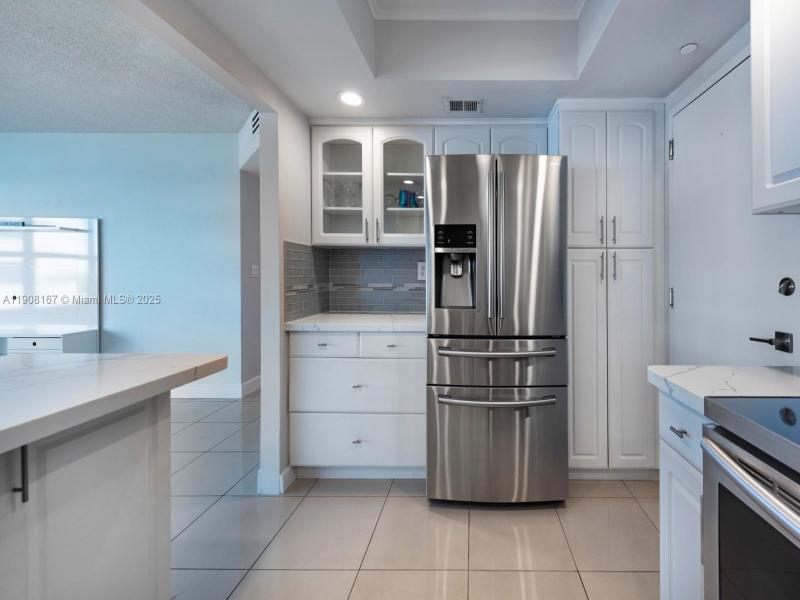 Condo for sale at Ocean Summit 815