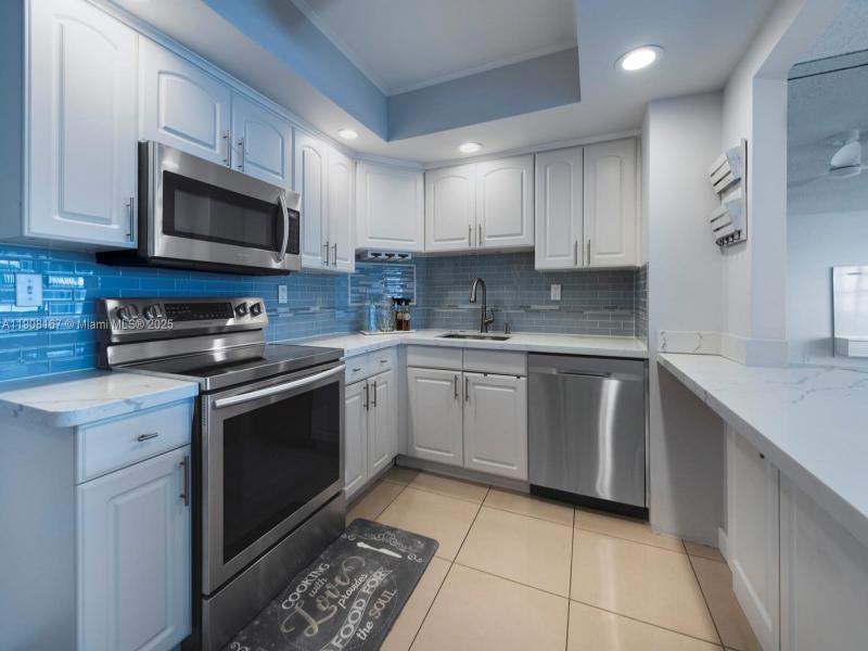 Condo for sale at Ocean Summit 815
