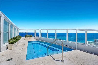 Fontainebleau II Apt #PH South
