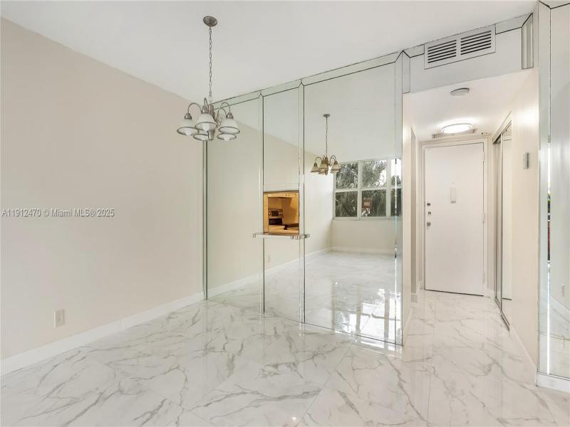 Comprar apartamento en Bayview Towers A207