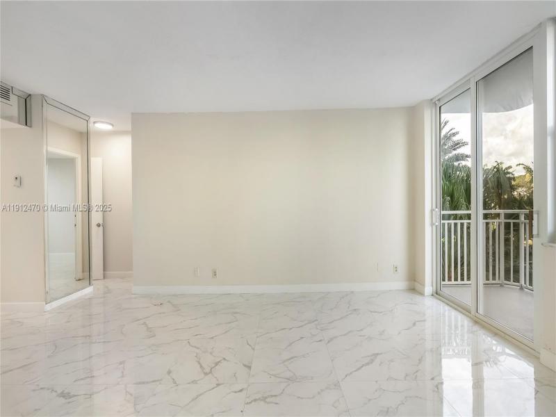 Comprar apartamento en Bayview Towers A207