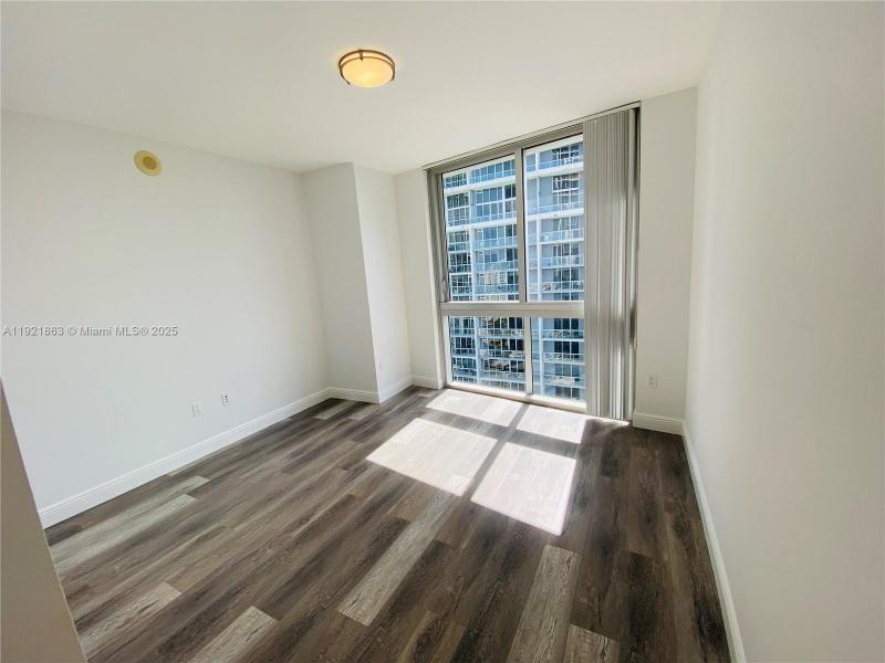 Comprar apartamento no Icon Brickell Tower I 3715