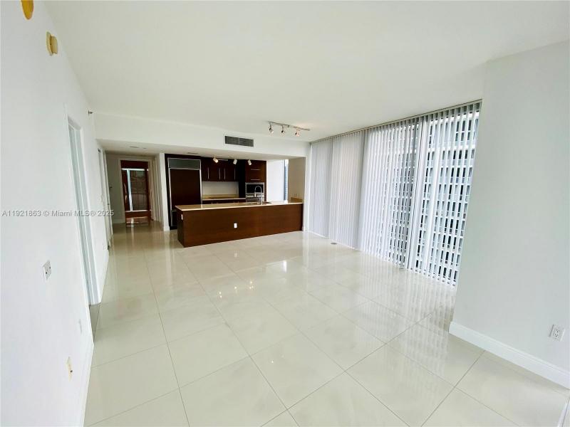 Comprar apartamento no Icon Brickell Tower I 3715