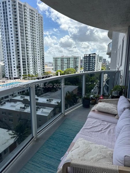 23 Biscayne Bay Apt #1103