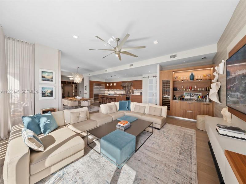 Comprar apartamento no The Fairchild Coconut Grove 403