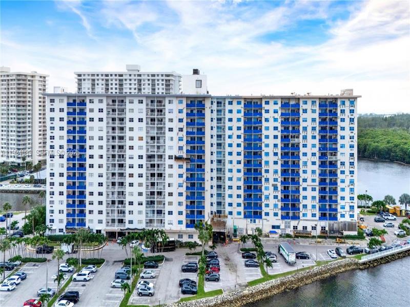 Comprar apartamento en Coastal Towers 1604