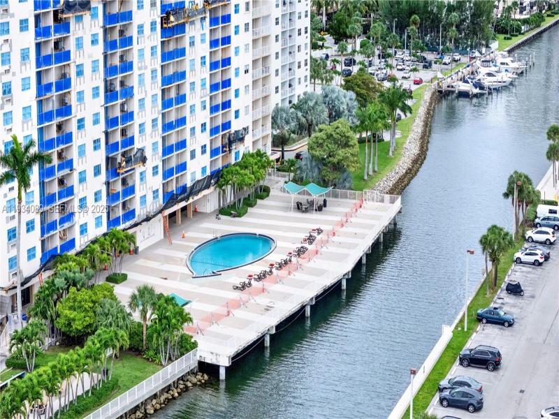 Comprar apartamento en Coastal Towers 1604
