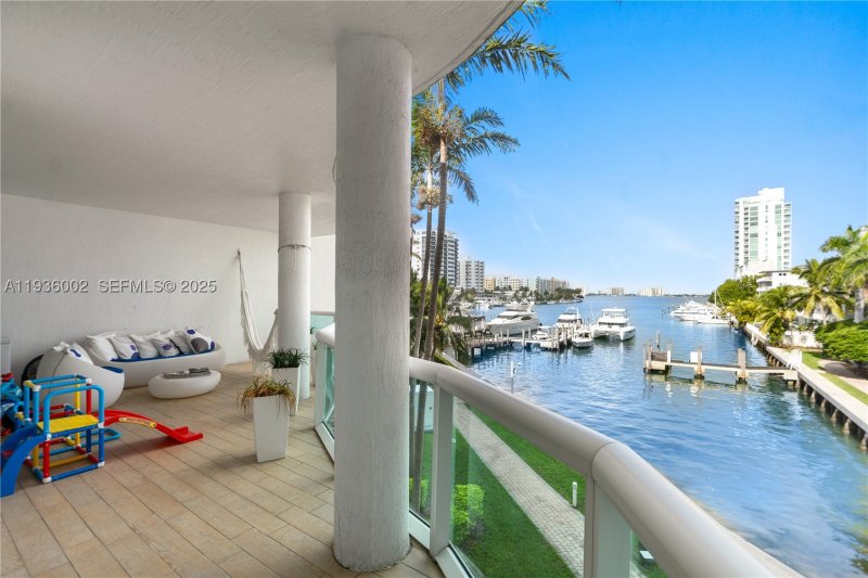 360 Condo Marina Residences East Apt #212