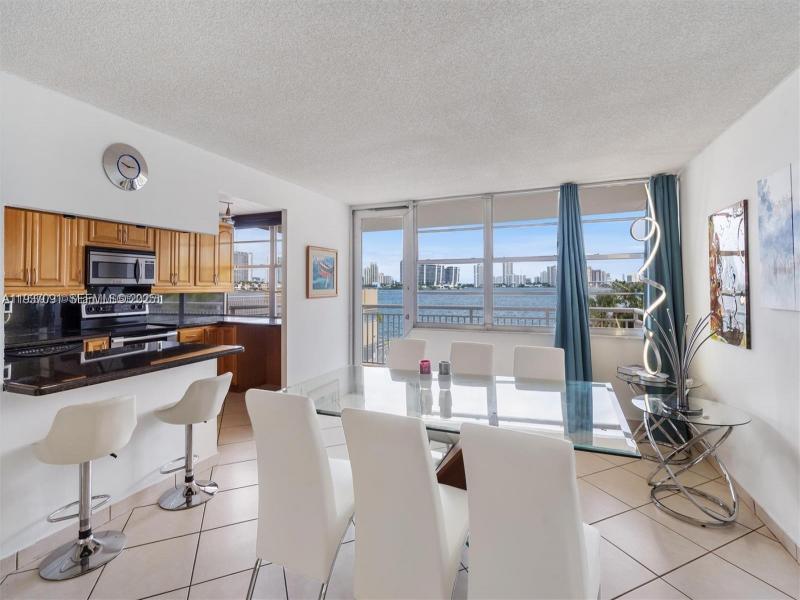 Condo for sale at Winston Towers 218