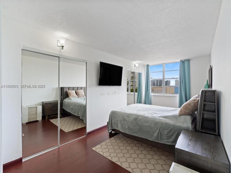 Condo for sale at Winston Towers 218