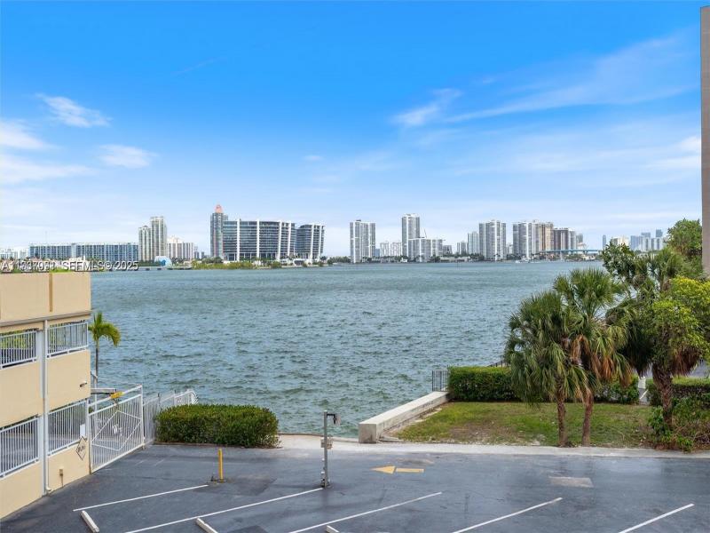 Condo for sale at Winston Towers 218
