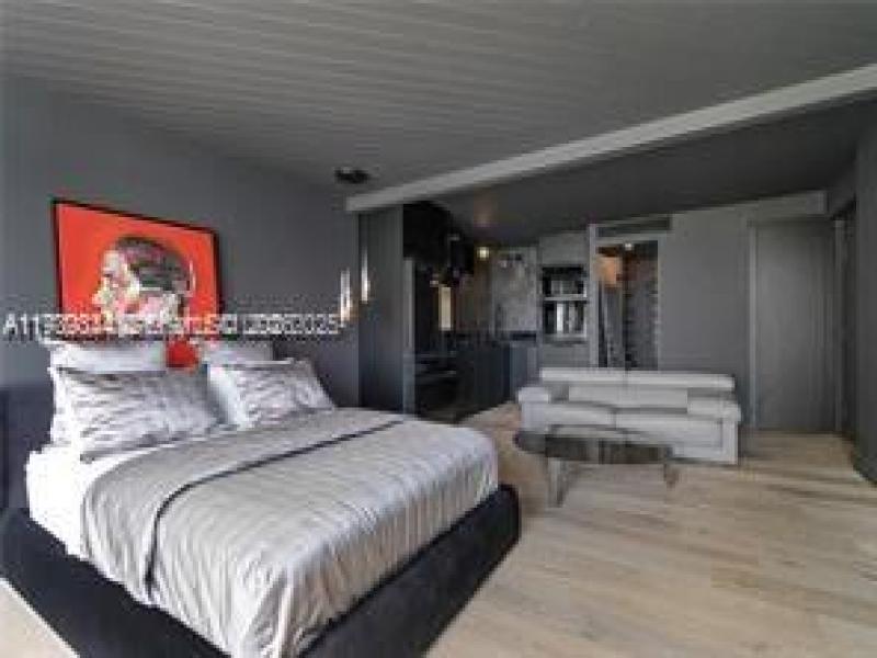 Condo for sale at Palm Bay Condo 6E