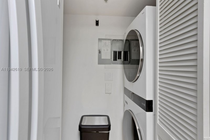 Comprar apartamento no Yacht Club at Portofino 807