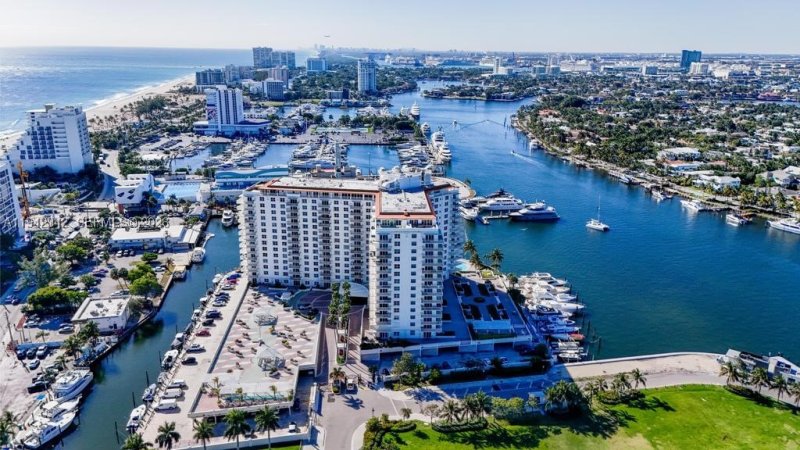 Condo for sale at The Venetian 306