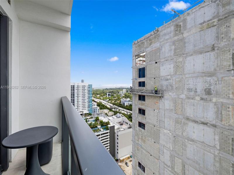 Condo for sale at Smart Brickell Residences 2303
