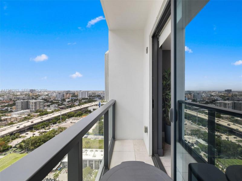 Condo for sale at Smart Brickell Residences 2303