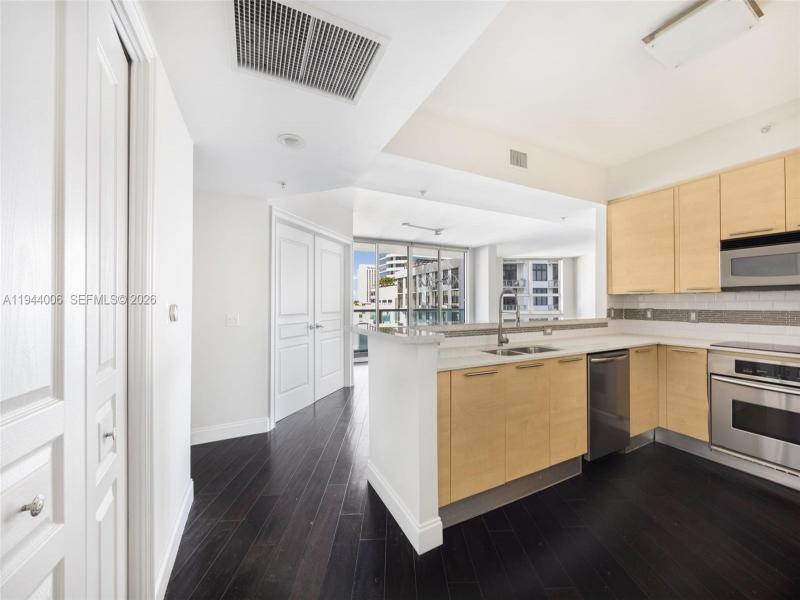 Condo for sale at 350 Las Olas Place 870