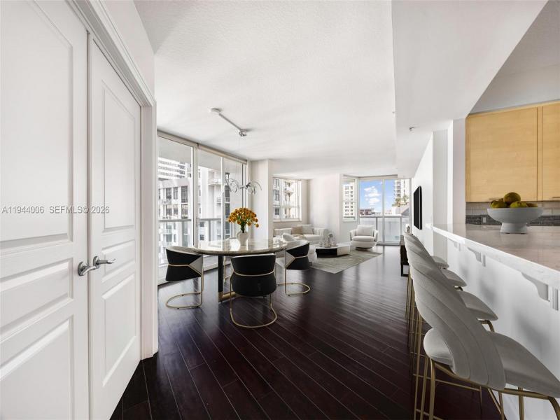 350 Las Olas Place Apt #870