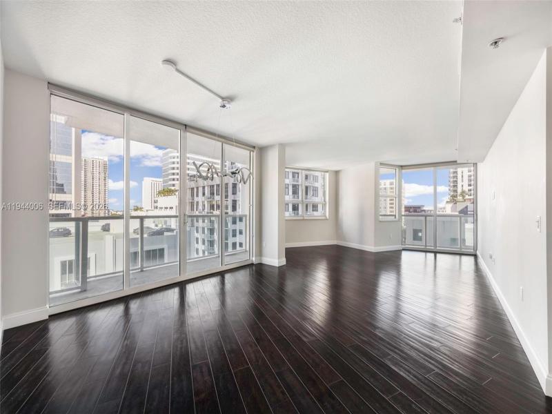 Condo for sale at 350 Las Olas Place 870