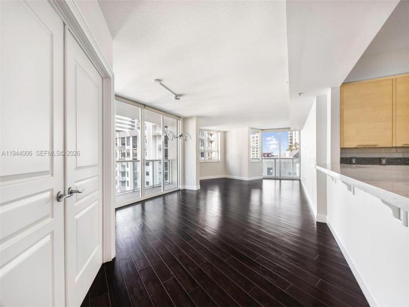 Condo for sale at 350 Las Olas Place 870