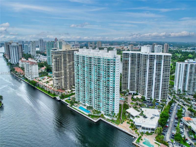 Comprar apartamento en Hamptons West 405