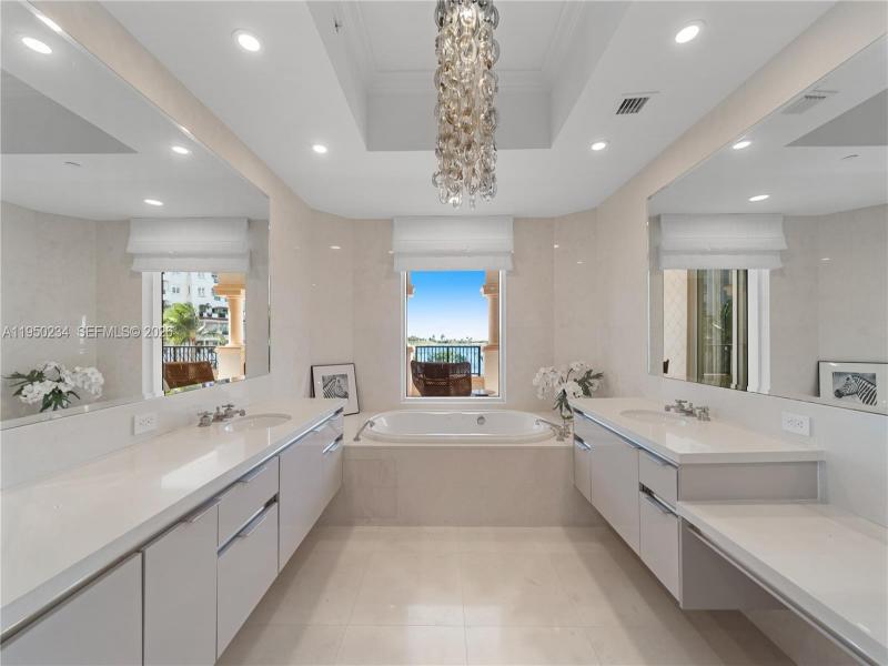 Condo for sale at Palazzo Del Mare 7124