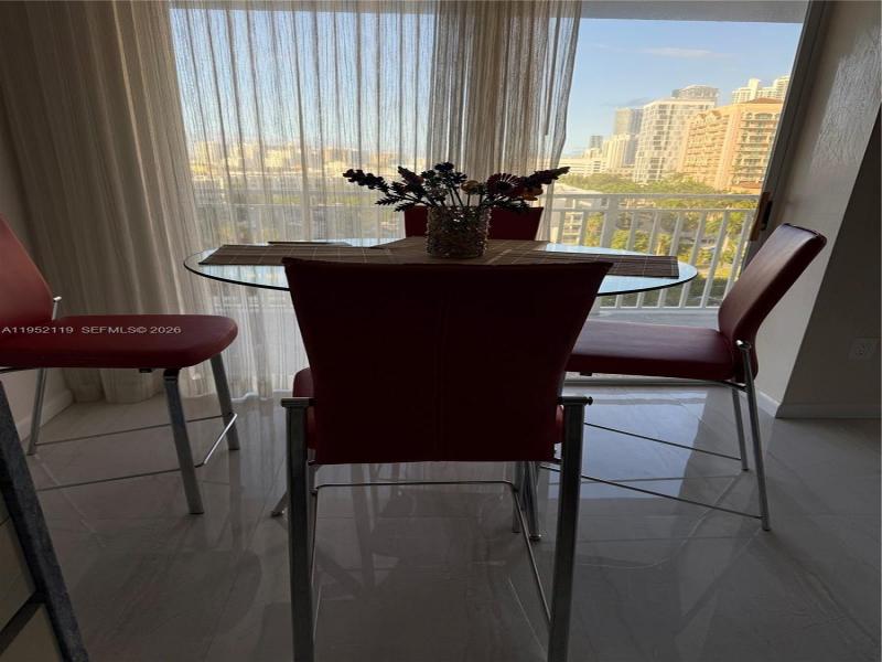 Comprar apartamento no Winston Towers 911