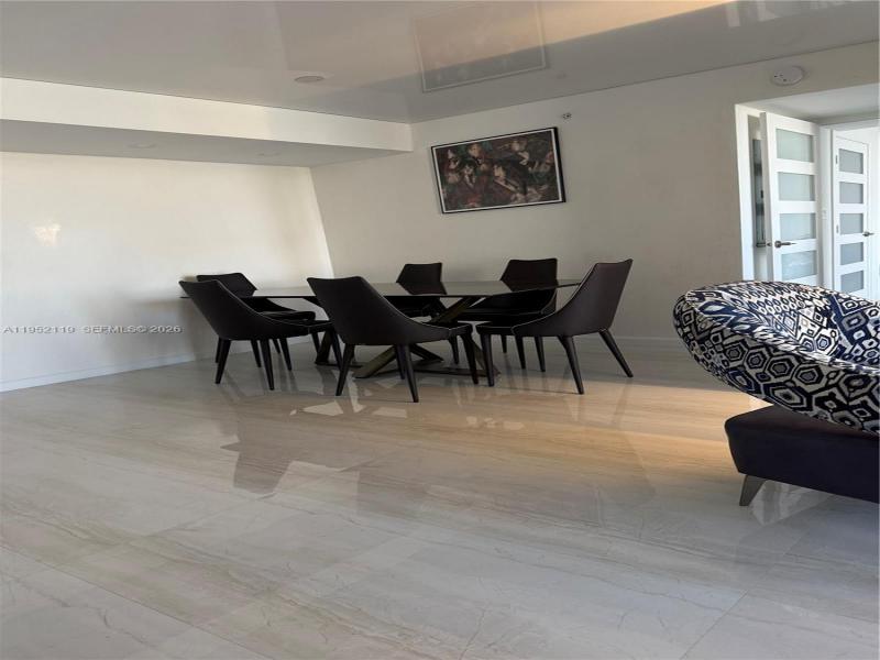 Comprar apartamento no Winston Towers 911