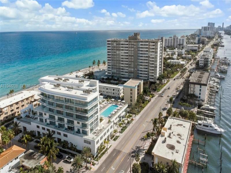 Eturna Beachside Residences Apt #TH9