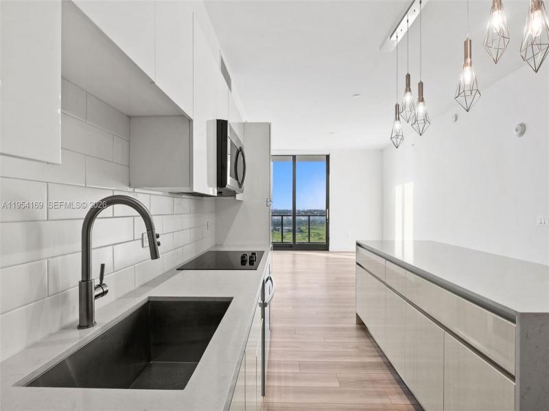 Apartment for rent at Mondrian Hallandale 1003