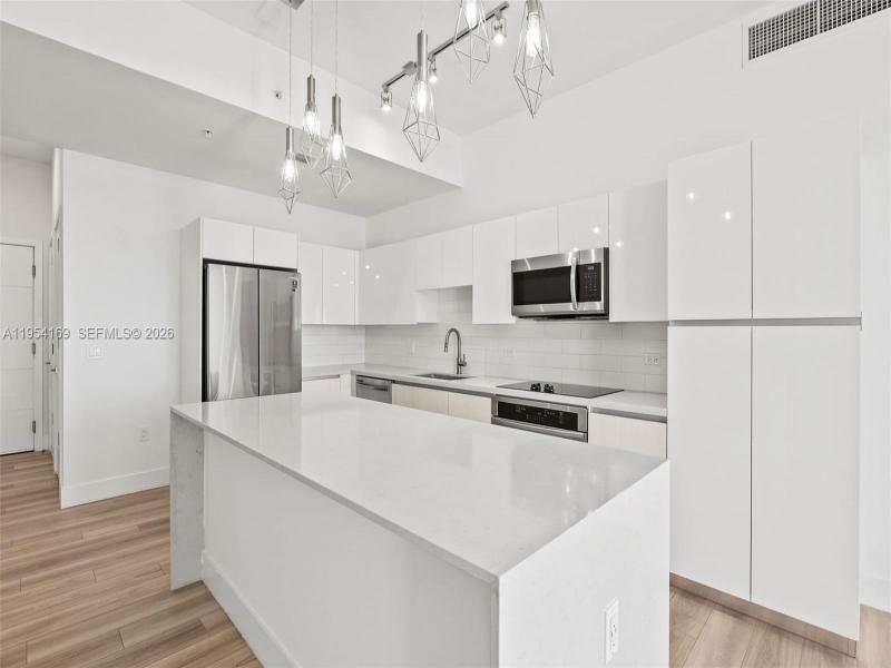 Apartment for rent at Mondrian Hallandale 1003