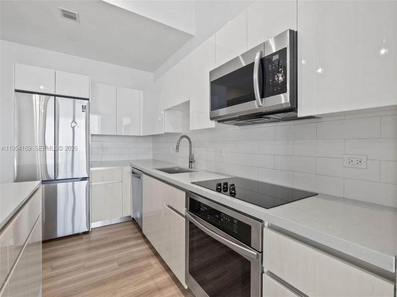 Apartment for rent at Mondrian Hallandale 1003