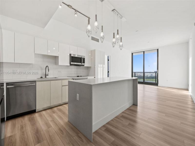 Apartment for rent at Mondrian Hallandale 1003