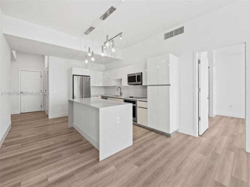 Apartment for rent at Mondrian Hallandale 1003
