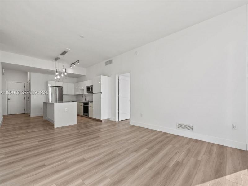 Apartment for rent at Mondrian Hallandale 1003