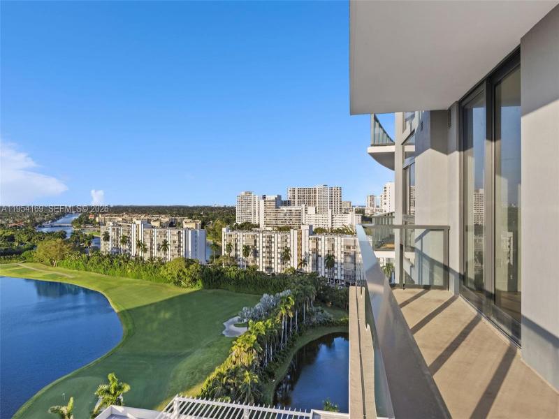 Apartment for rent at Mondrian Hallandale 1003
