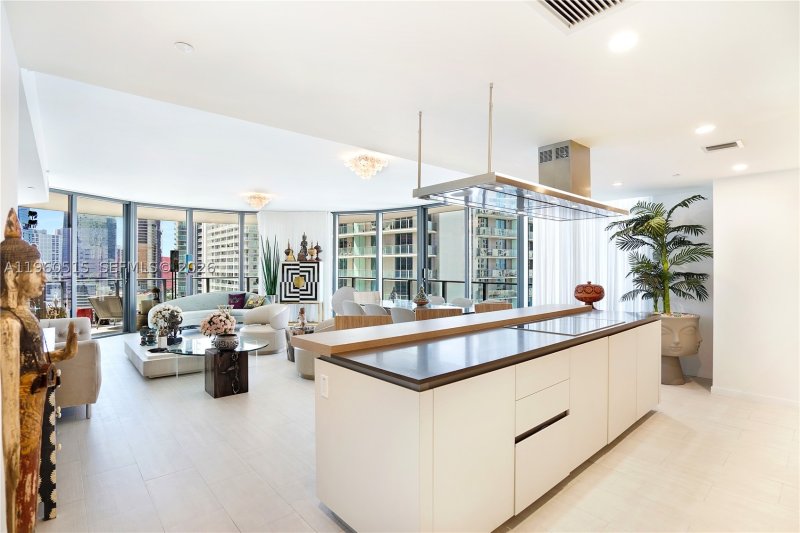 Condo for sale at Brickell Flatiron 1902