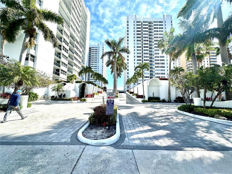 La Mer Estates Apt #701