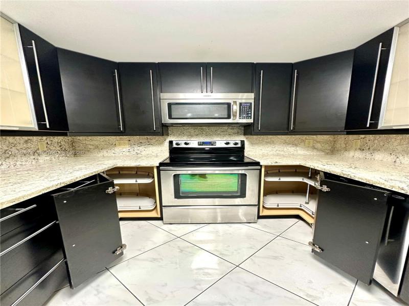 Condo for sale at La Mer Estates 701