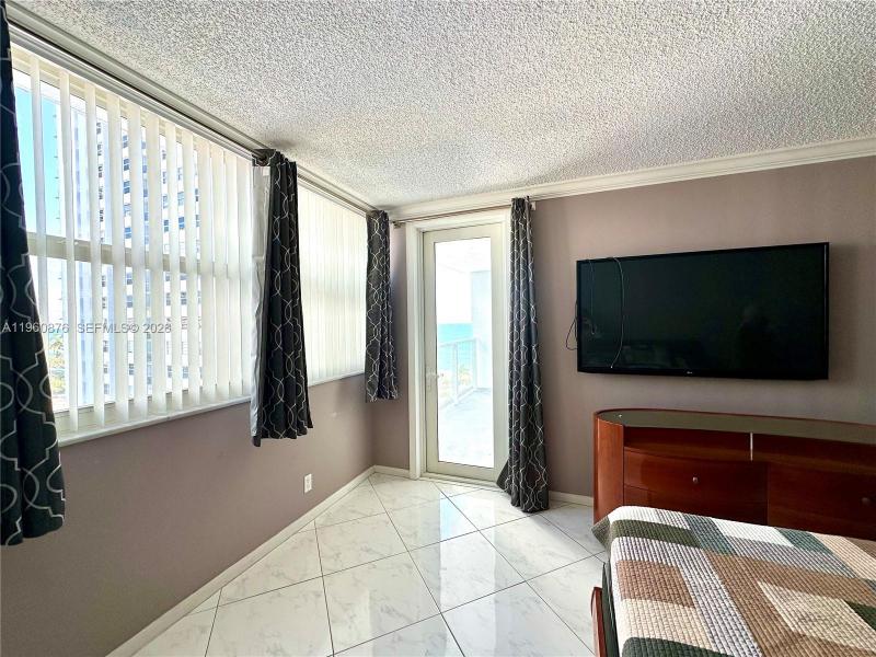 Condo for sale at La Mer Estates 701