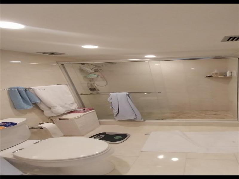 Condo for sale at Brickell Bay Club 602