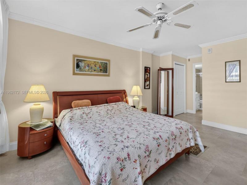 Condo for sale at Plaza Towers South 905